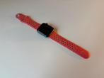 Apple Watch Series 4 (GPS, 40mm, Nike), Sieraden, Tassen en Uiterlijk, Smartwatches, Gebruikt, Zwart, IOS, Ophalen of Verzenden