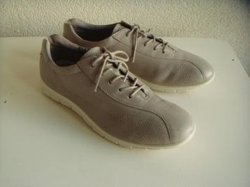 ECCO  sneakers,  maat 42,  grijs leder   (1) beschikbaar voor biedingen