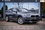BMW X2 SDrive20i Executive|Cam|Climate|Stoelverw|LED|Dealer, Auto's, BMW, 1998 cc, Euro 6, 1435 kg, Grijs
