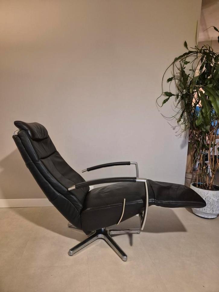 Topform zwart leren relaxfauteuil draaistoel, Huis en Inrichting, Fauteuils, Zo goed als nieuw, Leer, 50 tot 75 cm, 75 tot 100 cm