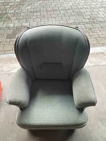 Lounge stoel beschikbaar voor biedingen