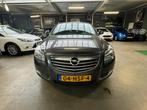 Opel Insignia 1.8 Edition NAVI/PDC/CRUISE/TREKHAAK/AIRCO/LM, Te koop, Zilver of Grijs, Benzine, 73 €/maand