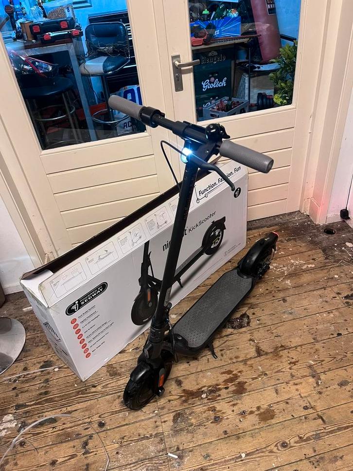 Segway Ninebot F25e E-Scooter, Fietsen en Brommers, Steps, Zo goed als nieuw, Elektrische step (E-scooter), Ophalen of Verzenden