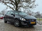 Volvo V60 2.4 D6 Twin Engine R-Design | Leder + Memory + Sch, Auto's, Automaat, Zwart, Vierwielaandrijving, 1880 kg
