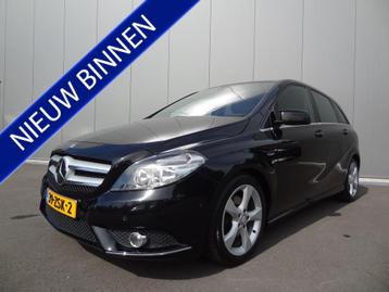 Mercedes-Benz B-Klasse 180 Ambition | STOELVERWARMING | TREK beschikbaar voor biedingen