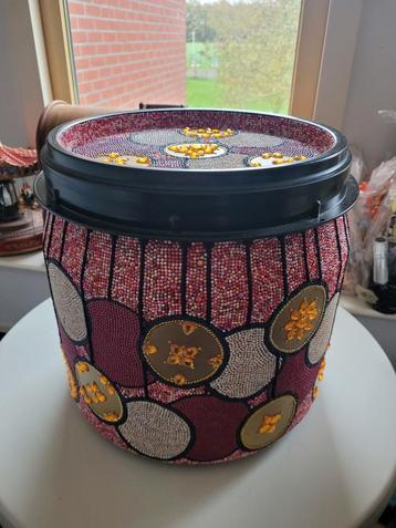 Feestelijke ton beschikbaar voor biedingen