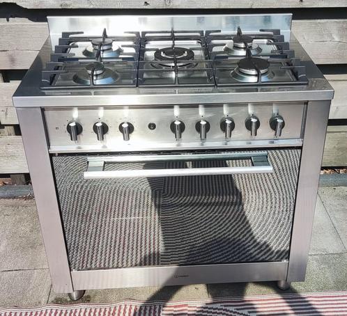 RVS Fornuis - 90 cm breed - 5 pits, Witgoed en Apparatuur, Fornuizen, Gebruikt, Vrijstaand, Gas, 5 kookzones of meer, 60 cm of meer
