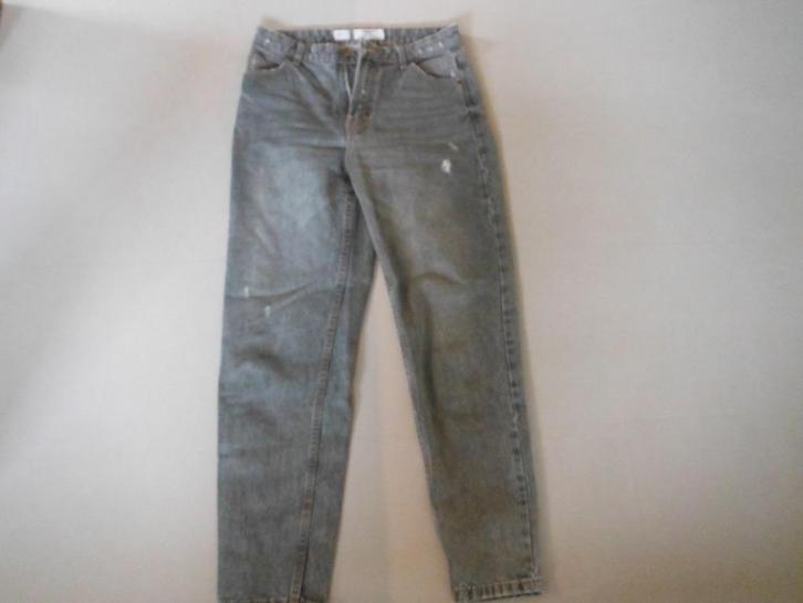 nieuwe grijze Mom denim jeans broek Bershka, mt 38, Kleding | Dames, Spijkerbroeken en Jeans, Nieuw, W30 - W32 (confectie 38/40)