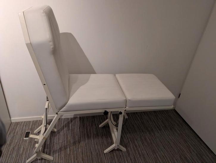 Massagetafel/behandelstoel/pedicure stoel, Sport en Fitness, Massageproducten, Gebruikt, Massagetafel, Ophalen