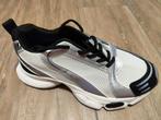 Nieuwe Sportieve Sneakers – Maat 43 – Slechts €15!, Ophalen, Nieuw, Wit, Sportschoenen
