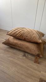 2 cognac/camel kussens Dutch Decor., Huis en Inrichting, Woonaccessoires | Kussens, Ophalen, Zo goed als nieuw, Vierkant