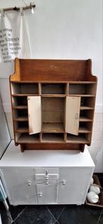 Vintage Frans kruideniers hangkastje, schappen / vakken kast, Huis en Inrichting, Kasten | Wandmeubels, Ophalen of Verzenden, Minder dan 150 cm