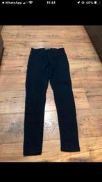 Dames broek ONLY maat 32 low budget., Kleding | Dames, Spijkerbroeken en Jeans, Ophalen of Verzenden