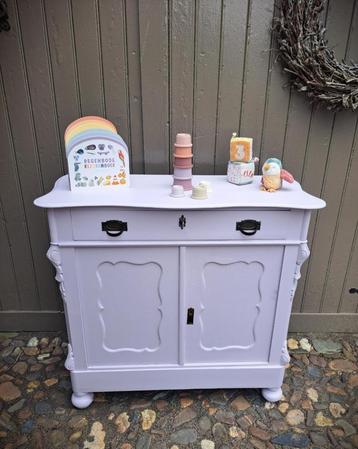 Prachtige sfeervolle Biedermeier commode 1890 "Openheid"LILA beschikbaar voor biedingen