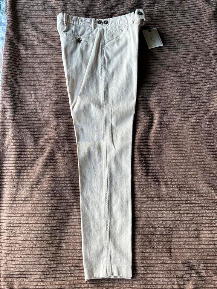 Berwich chino visgraat beige. Nieuw . Mt 46. 79,- incl verz, Kleding | Heren, Broeken en Pantalons, Nieuw, Maat 46 (S) of kleiner