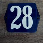 Emaille huisnummer 28 kobalt blauw, Antiek en Kunst, Antiek | Emaille, Verzenden