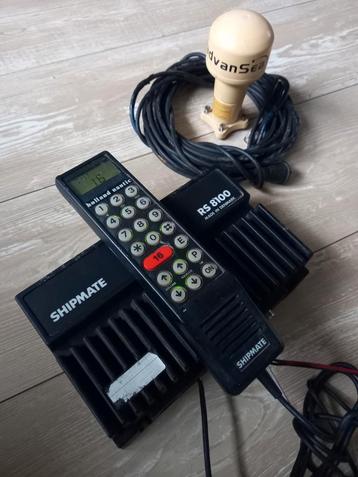 Marifoon en een GPS antenne  beschikbaar voor biedingen