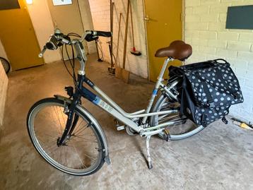 Damesfiets RIH 27 versnellingen. Frame 50 cm beschikbaar voor biedingen