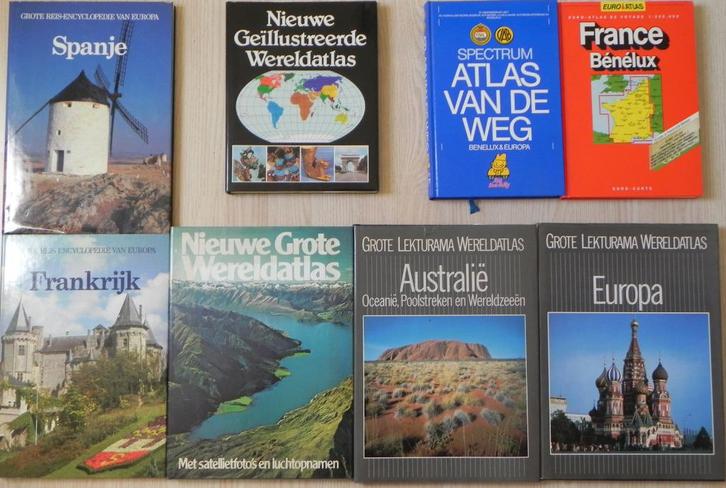 8 wereldatlas en/of reisencyclopedie, Boeken, Reisgidsen, Zo goed als nieuw, Reisgids of -boek, Overige merken, Ophalen of Verzenden