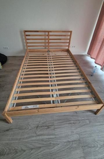 Ikea  Bedframe 140×200  met 2 lattenbodem.  45 euro! - afbeelding 2