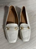 Beige damesschoenen maat 36, Ophalen of Verzenden, Gedragen, Givana, Instappers
