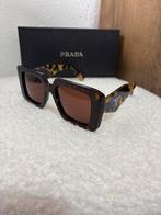 Prada PR 23YS, Zonnebril, Ophalen of Verzenden, Zo goed als nieuw, Prada