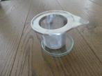 Metalen theefilter met glazen lekbakje uit de jaren '60, Ophalen of Verzenden