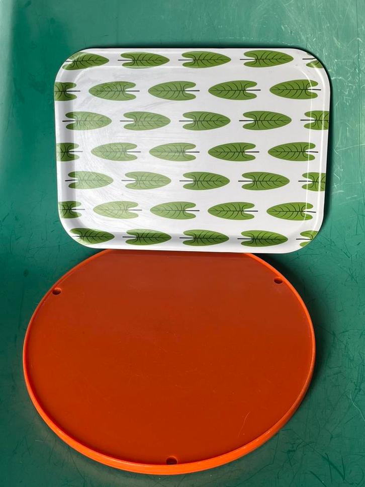 Retro klein dienblad blaadje design Sámis StoorStålka Juobmo, Huis en Inrichting, Woonaccessoires | Dienbladen, Zo goed als nieuw