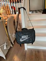 Schoudertas Nike zwart canvas, Sieraden, Tassen en Uiterlijk, Tassen | Schoudertassen, Ophalen of Verzenden, Gebruikt, Zwart