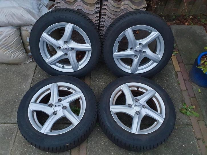 4x Winterbanden op Lichtmetalen velgen Kia Picanto Wielen, Auto-onderdelen, Banden en Velgen, Banden en Velgen, Winterbanden, 14 inch