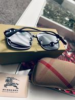 Mooie en nieuw heren zonnebril van burberry, Nieuw, Overige merken, Zonnebril, Zwart