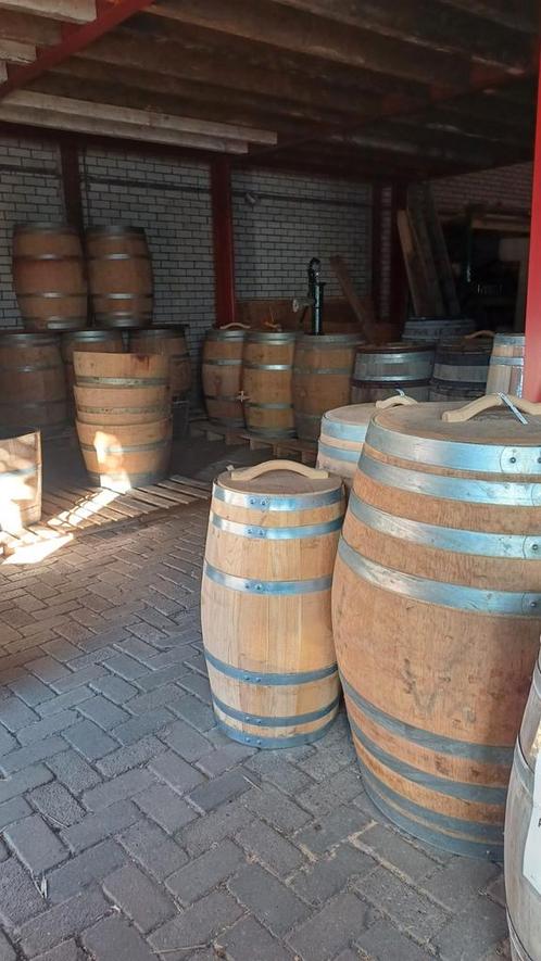 Wijnvaten,regenton en nog meer!!, Tuin en Terras, Regentonnen, Zo goed als nieuw, Overige materialen, 150 liter of meer, Met pomp