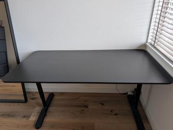 Ikea bureau zwart.