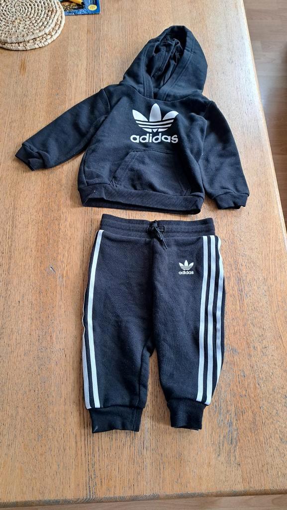 Adidas Set Maat 74 - Perfect voor je kleintje!, Kinderen en Baby's, Babykleding | Maat 74, Gebruikt, Jongetje of Meisje, Setje