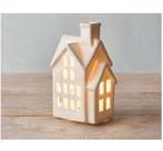 Portland - Led Verlicht Wit Huisje 12CM kerst deco kerstdorp, Nieuw, Ophalen of Verzenden, H, H