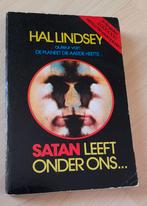 SATAN LEEFT ONDER ONS Hal Lindsey, Ophalen of Verzenden, Gelezen