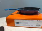 Moederdag tip Nieuwe Le Creuset Deep Skillet Azure 26 cm, Gietijzer, Nieuw, Ophalen of Verzenden, Keramische plaat