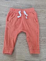 Prenatal oranje broekje maat 56, Kinderen en Baby's, Babykleding | Maat 56, Broekje, Jongetje of Meisje, Ophalen of Verzenden
