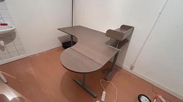 In hoogte verstelbaar bureau - IKEA Galant - afbeelding 1