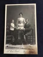 Kabinetfoto, Gezin , F.W. de Raad, Leiden, Antieke foto, Ophalen of Verzenden, Voor 1940, Gebruikt, Foto