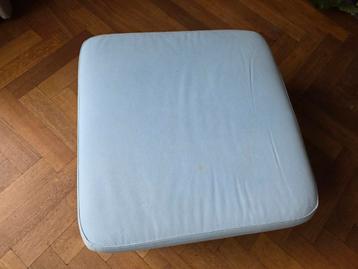 Vierkante blauwe Ikea  Kivik poef met opbergruimte  beschikbaar voor biedingen