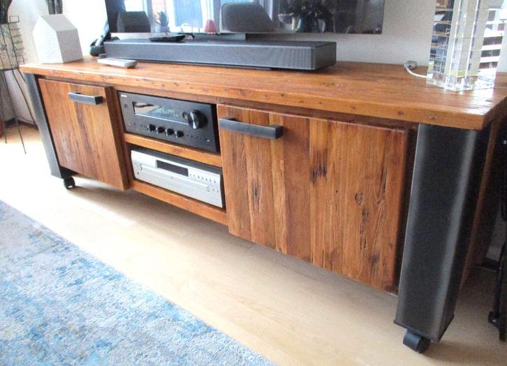 massief teakhouten tv meubel Industrieel, Huis en Inrichting, Kasten | Televisiemeubels, Zo goed als nieuw, Minder dan 100 cm