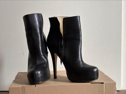 Zwarte leren enkellaarsjes van BUFFALO – maat 37 – nieuw, Kleding | Dames, Schoenen, Zo goed als nieuw, Lage of Enkellaarzen, Zwart