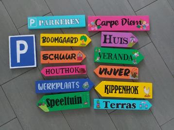Wegwijzer Borden Hout - Eigen Tekst Bedrijf, Festival etc beschikbaar voor biedingen