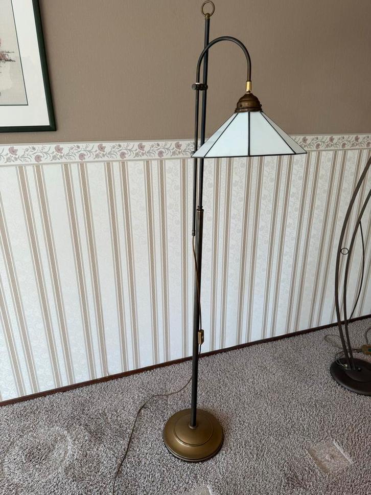 Stijlvolle Staande Lamp met Glazen Kap, Huis en Inrichting, Lampen | Vloerlampen, Zo goed als nieuw, 150 tot 200 cm, Glas, Ophalen