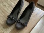 Esprit pumps suede grijs maat 38, Ophalen of Verzenden, Zo goed als nieuw, Grijs