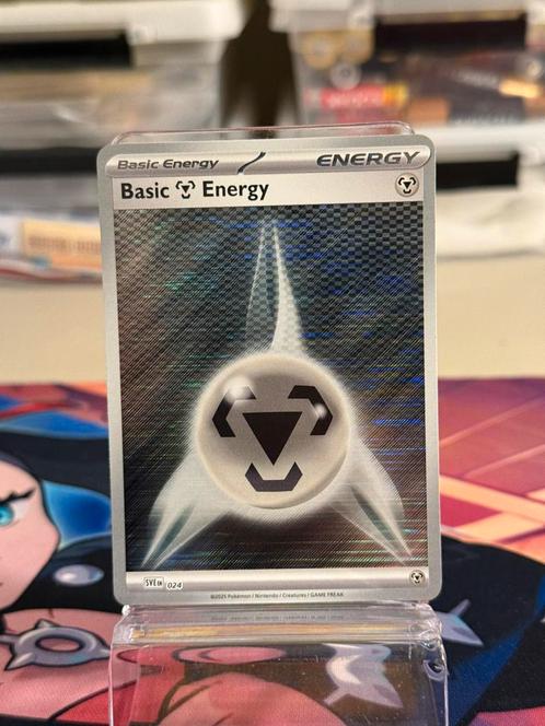 Basic Steel Energy Holo SVE 24 White Flare Black Bolt, Hobby en Vrije tijd, Verzamelkaartspellen | Pokémon, Nieuw, Losse kaart