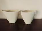2 witte bloempotten, Gebruikt, Binnen, Minder dan 40 cm, Overige vormen
