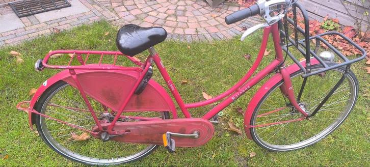 Batavus Rode Oma Fiets – Stevig, Betrouwbaar, Fietsen en Brommers, Fietsen | Dames | Omafietsen, Gebruikt, Handrem, Versnellingen