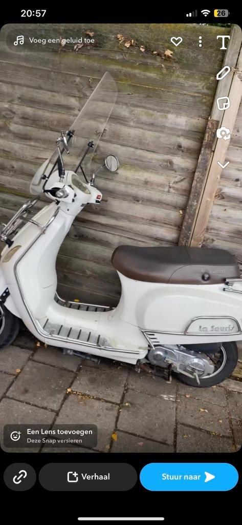 GEVRAAGD: Scooters / brommers voor demontage / sloop., Fietsen en Brommers, Scooters | Overige merken, Gebruikt, Benzine, Ophalen